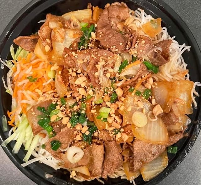 G9.  Stir fried beef & onion.